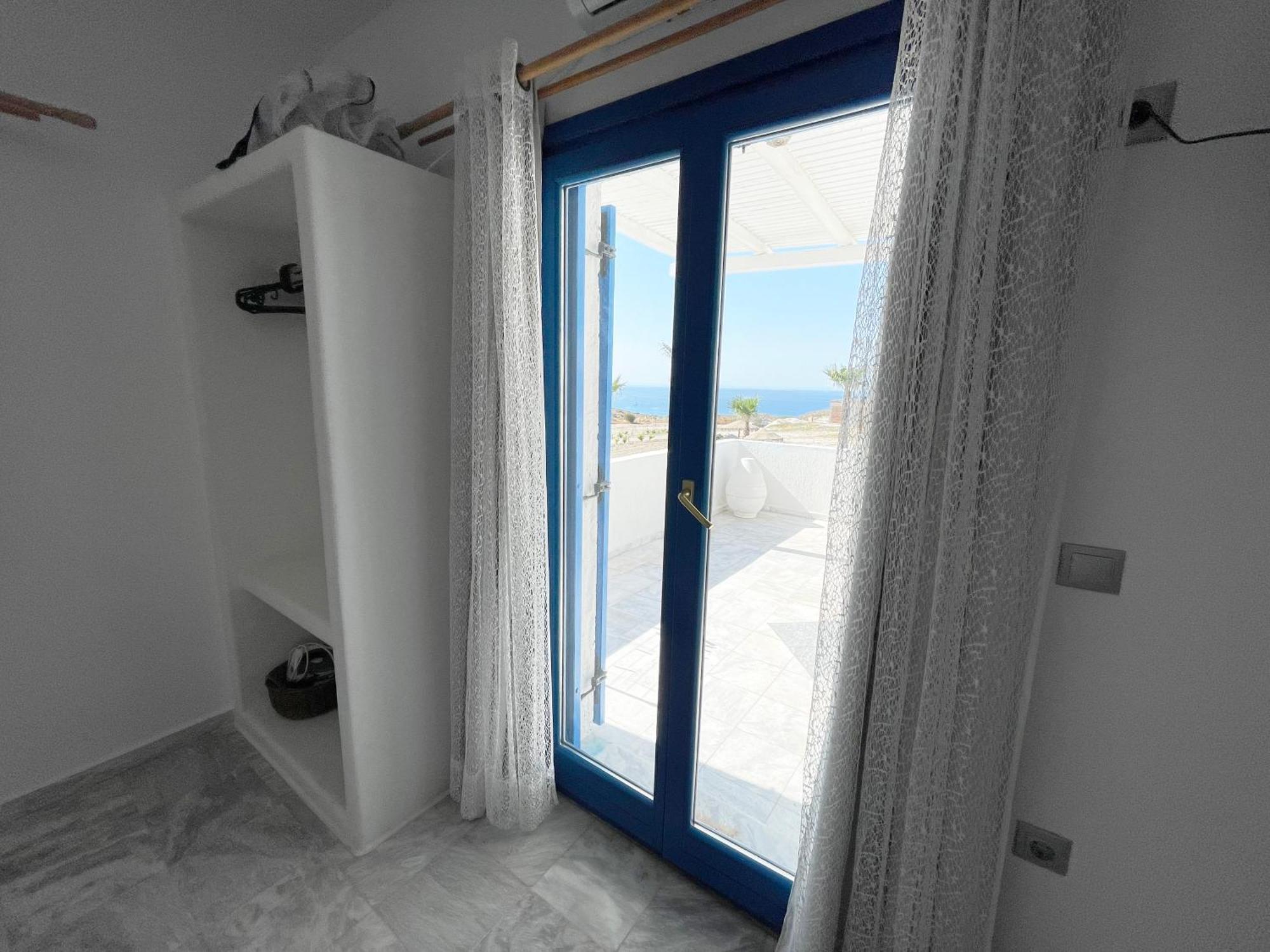Argo-Milos Adamantas  Buitenkant foto